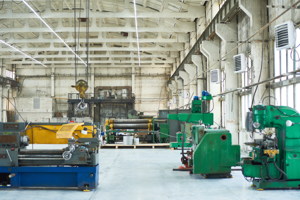 A factory using industrial machinery that is monitoring with an IoT solution.